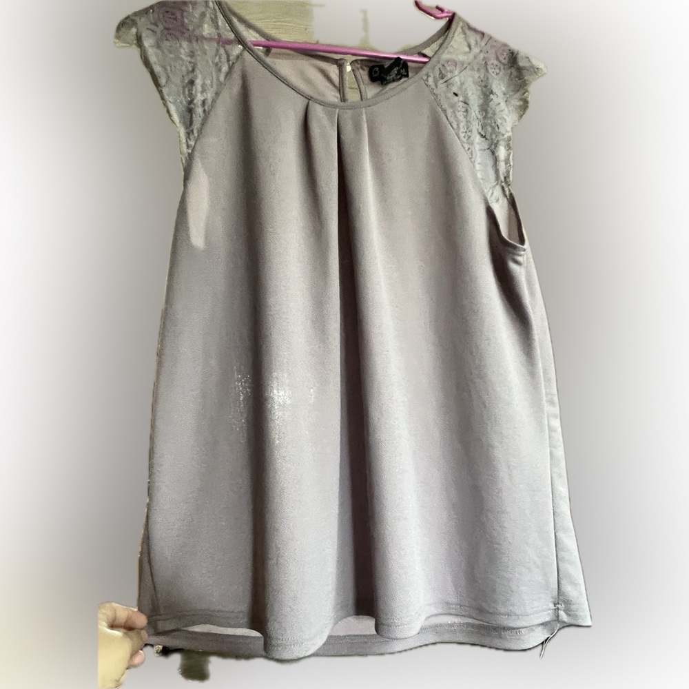 Elegant Lilac Sleeveless Dress